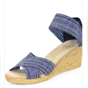CHARLESTON SHOE COMPANY SANDAL